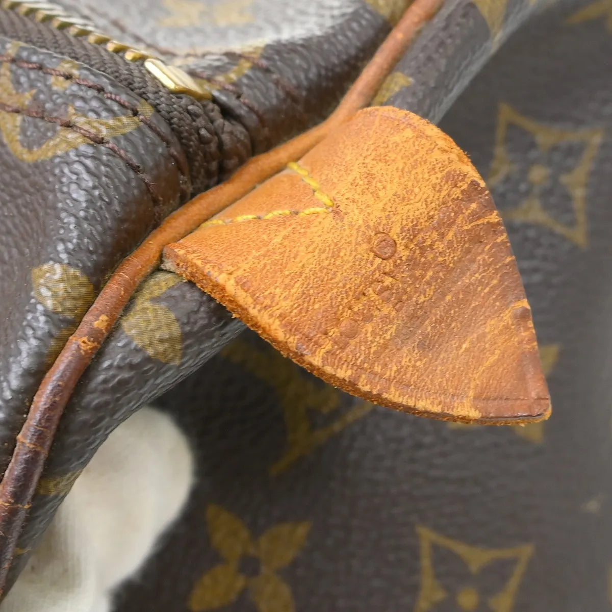 Louis Vuitton Keepall Bag Monogram Canvas Brown Canvas Travel Bag Bag (Pre-Owned)