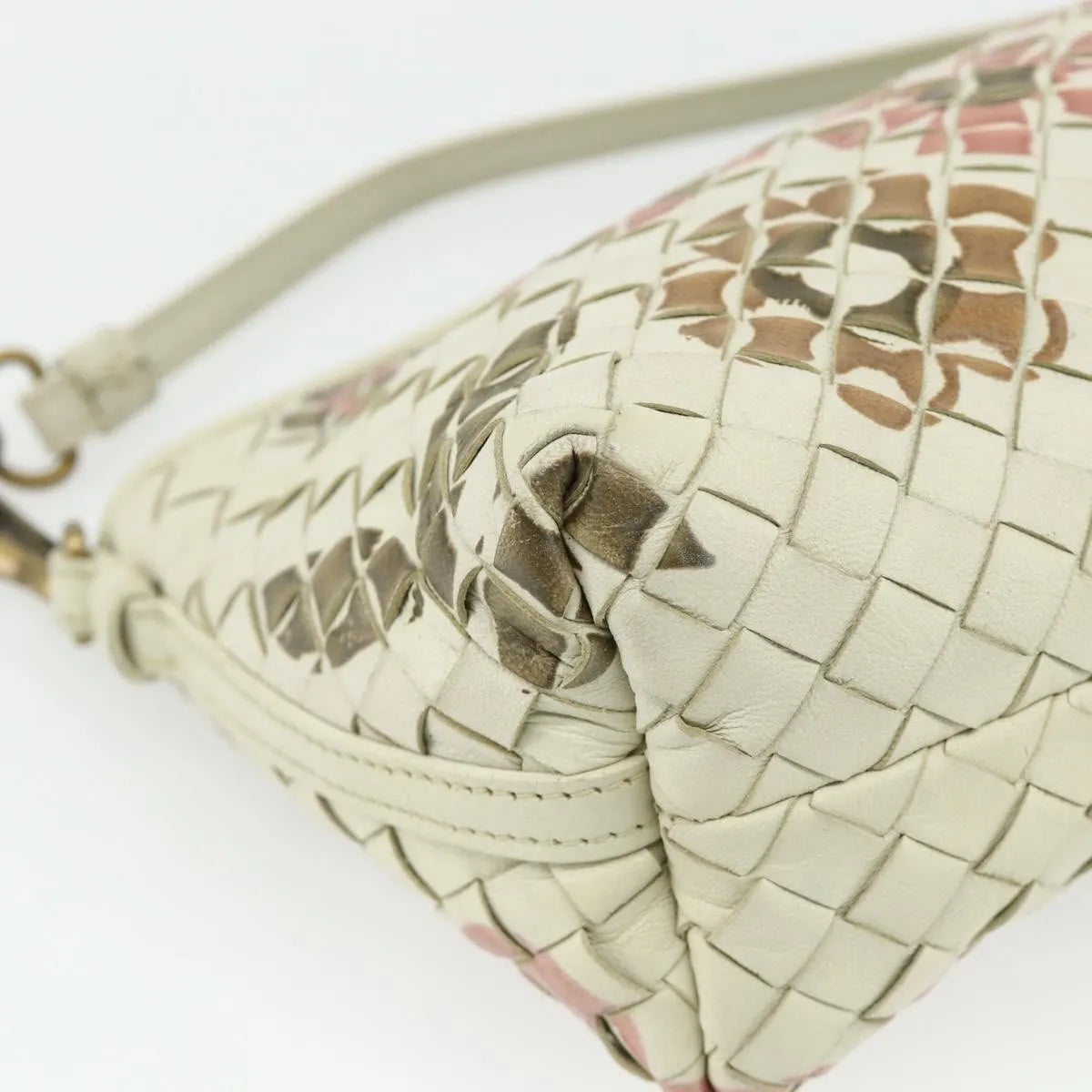 Bottega Veneta Intrecciato Clutch Leather White Leather Clutche & Pouche Bag (Pre-Owned)