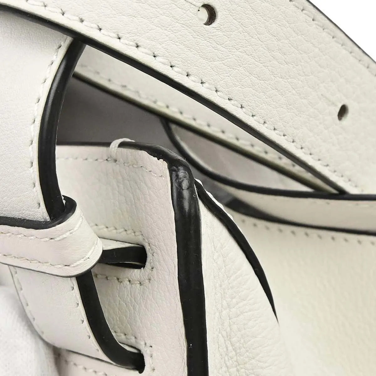 Loewe Hammock Leather White Leather Handbag (Pre-Owned)