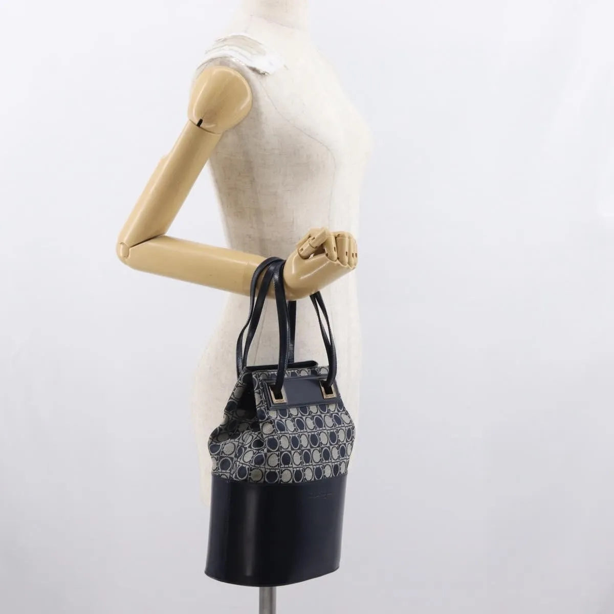 Salvatore Ferragamo Gancini Canvas And Leather Navy Canvas Shoulder Bag Bag (Pre-Owned)