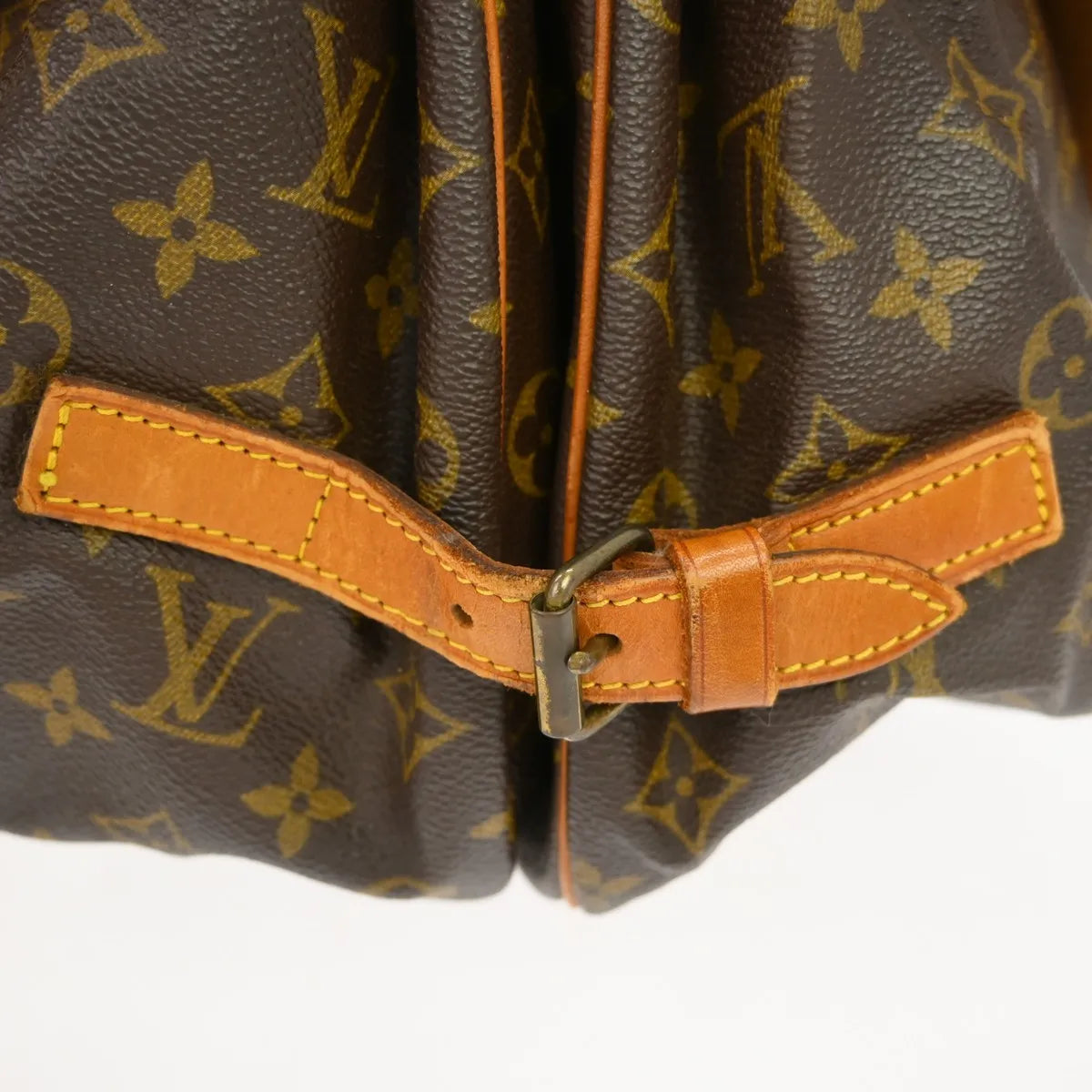 Louis Vuitton Saumur Monogram Canvas Brown Canvas Shoulder Bag Bag (Pre-Owned)