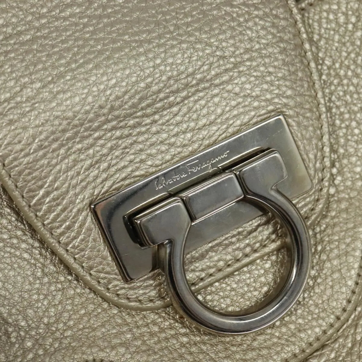Salvatore Ferragamo Gancini Tote Leather Multicolour Leather Tote Bag Bag (Pre-Owned)