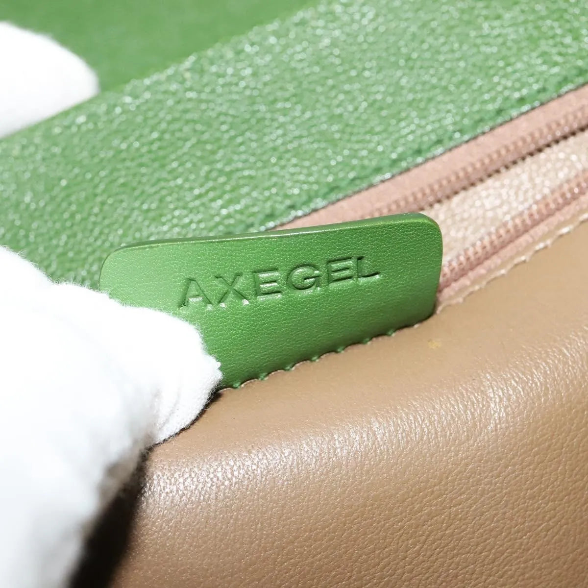 Bvlgari Chandra Hobo Leather Green Leather Handbag (Pre-Owned)