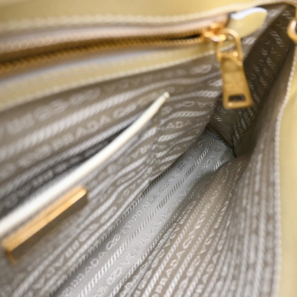 Prada Open Promenade Saffiano Leather Yellow Leather Handbag (Pre-Owned)