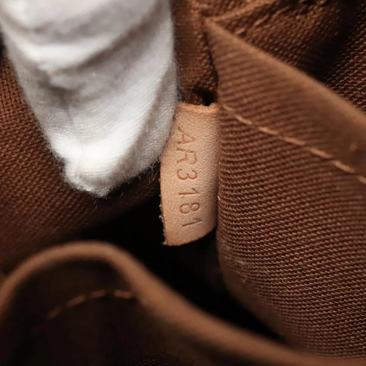 Louis Vuitton Trotteur Beaubourg Monogram Canvas Brown Canvas Shoulder Bag Bag (Pre-Owned)