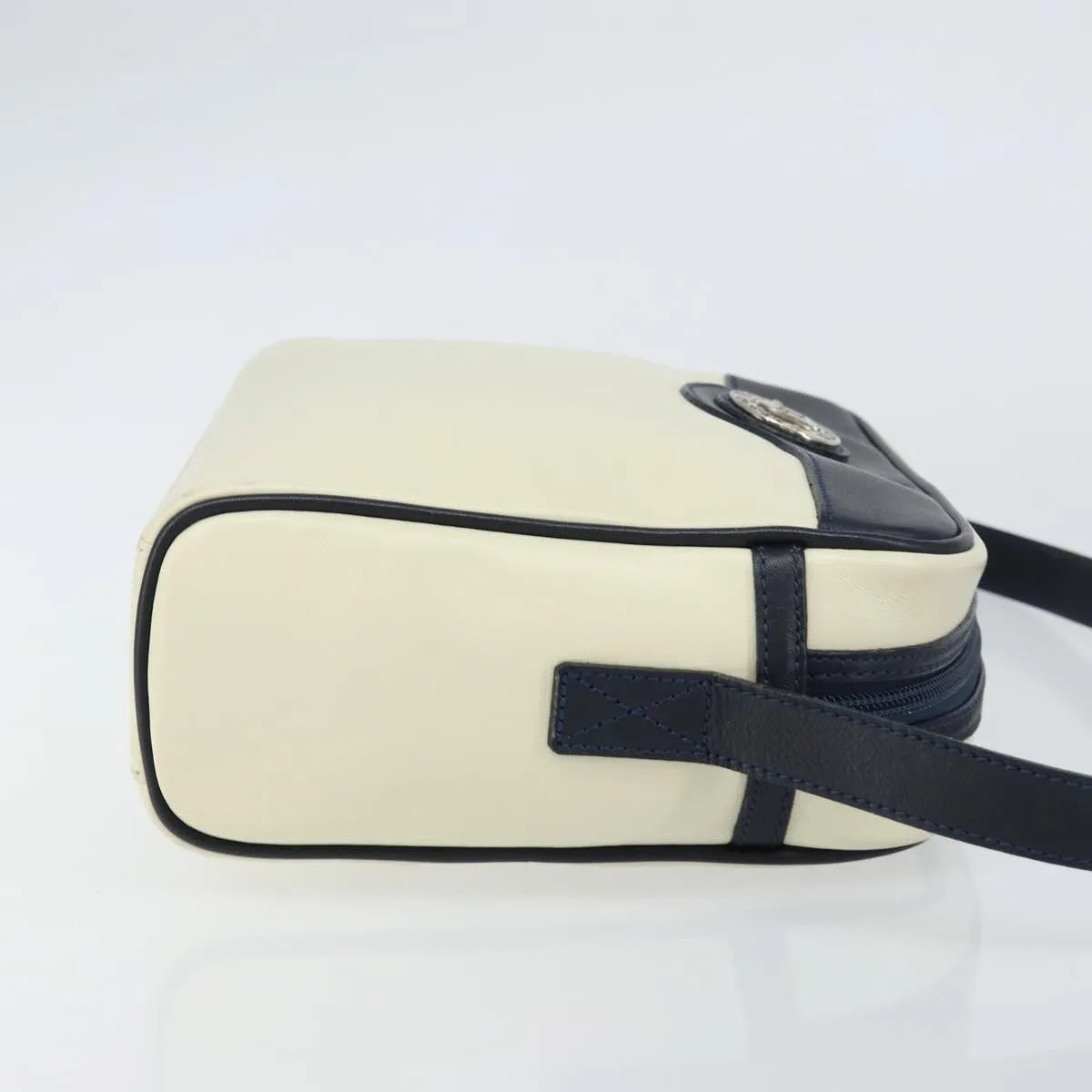 Burberry Vintage Leather White Leather Shoulder Bag Bag (Pre-Owned)