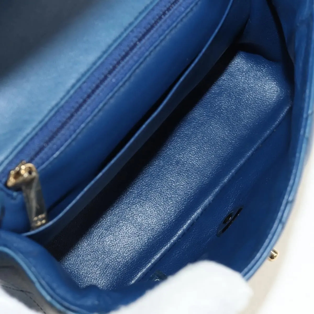 Chanel Square Classic Single Flap Quilted Lambskin Blue Leather Handbag (Pre-Owned)