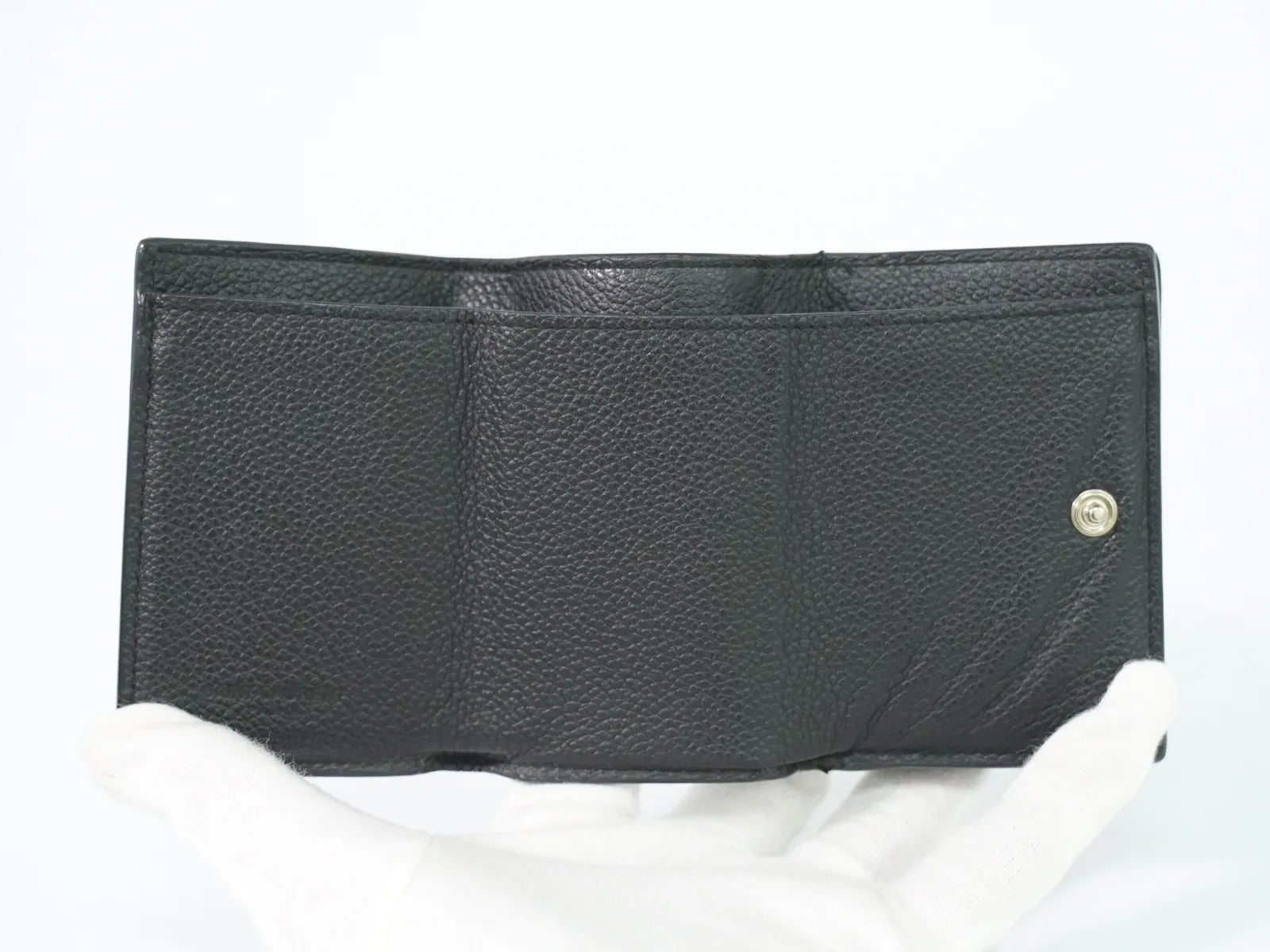 Saint Laurent Compact Matelasse Leather Black Leather Wallets Accessory (Pre-Owned)