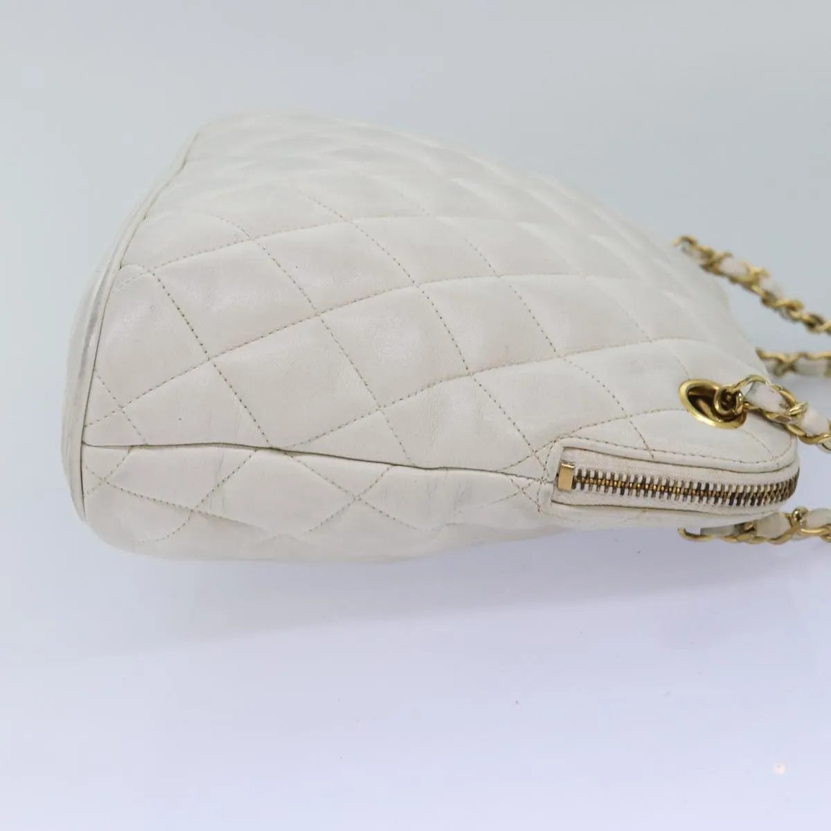 Chanel Vintage Zip Chain Quilted Caviar White Leather Shoulder Bag Bag (Pre-Owned)