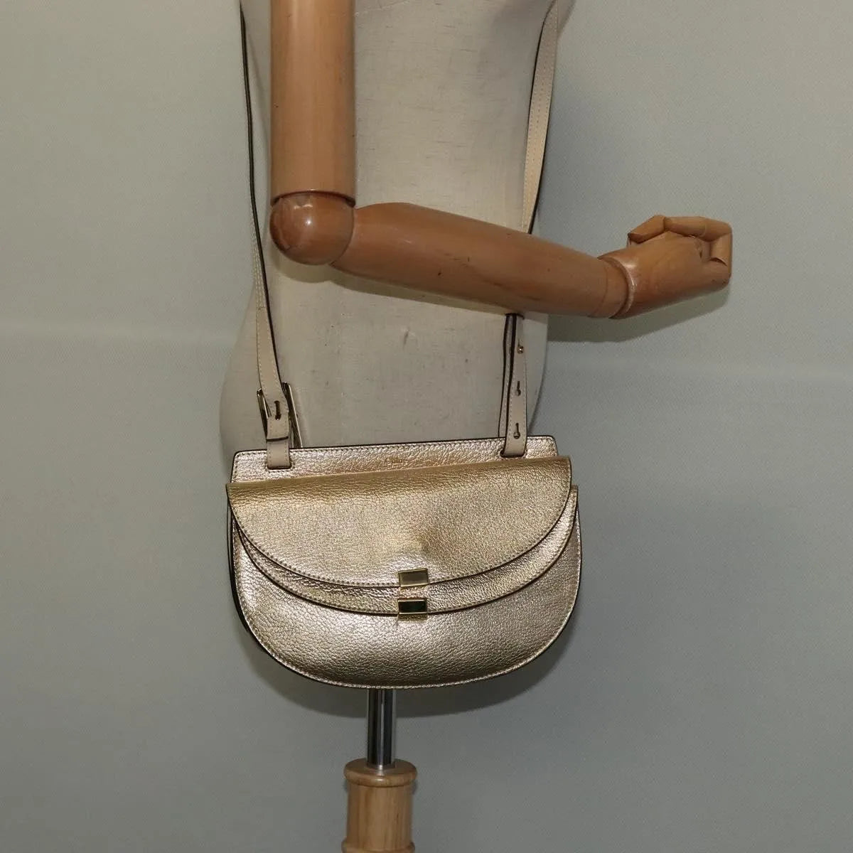 Chloe Georgia Leather Gold Leather Shoulder Bag Bag (Pre-Owned)