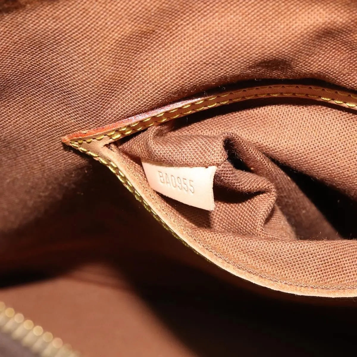 Louis Vuitton Alma Monogram Canvas Brown Canvas Handbag (Pre-Owned)