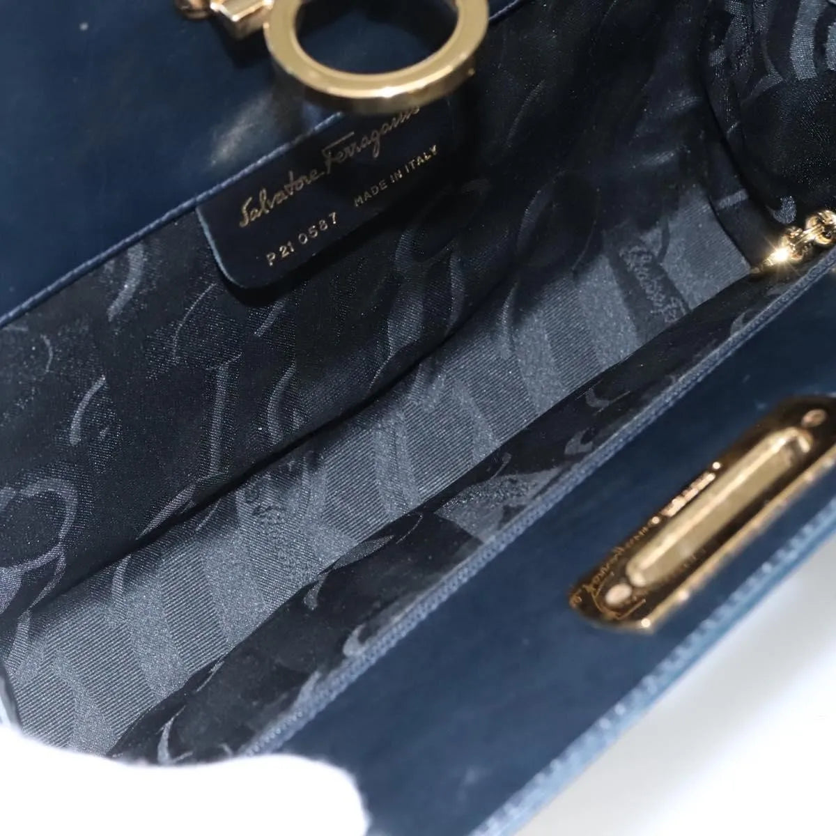 Salvatore Ferragamo Vintage Gancini Chain Leather Navy Leather Shoulder Bag Bag (Pre-Owned)