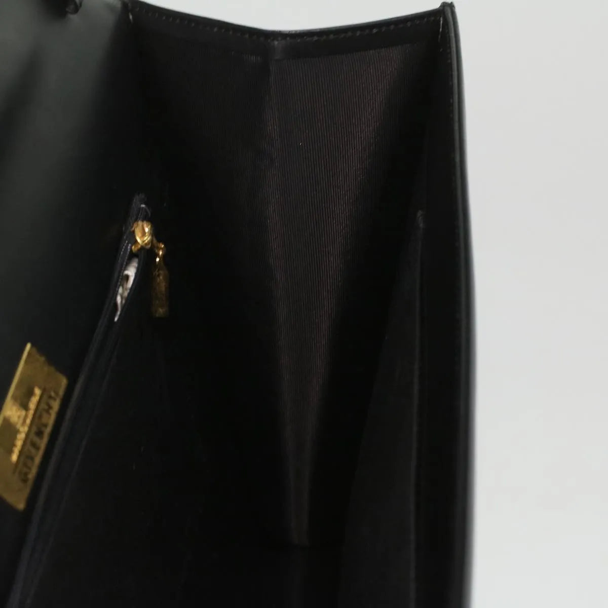 Givenchy Vintage 4G Leather Black Leather Handbag (Pre-Owned)