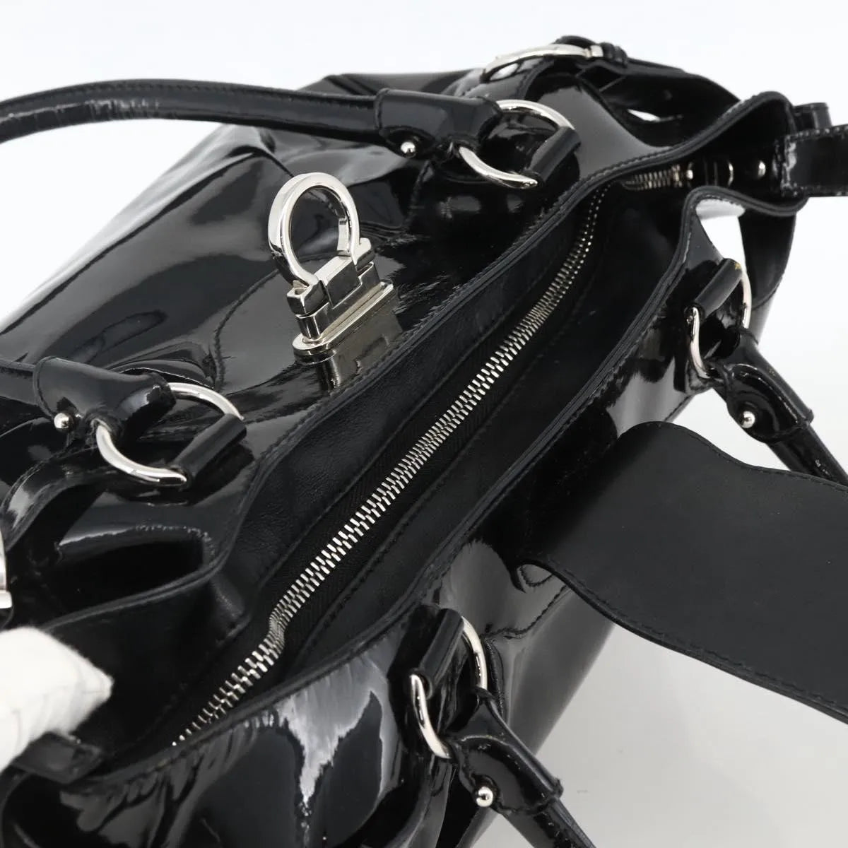 Salvatore Ferragamo Gancini Patent Leather Black Patent_Leather Handbag (Pre-Owned)
