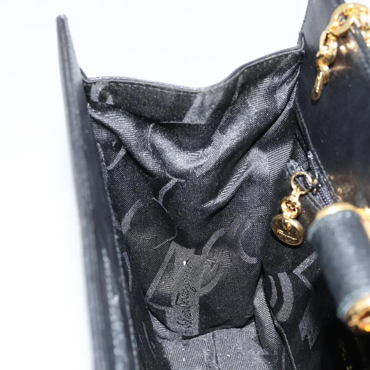 Salvatore Ferragamo Vintage Chain Leather Black Leather Shoulder Bag Bag (Pre-Owned)