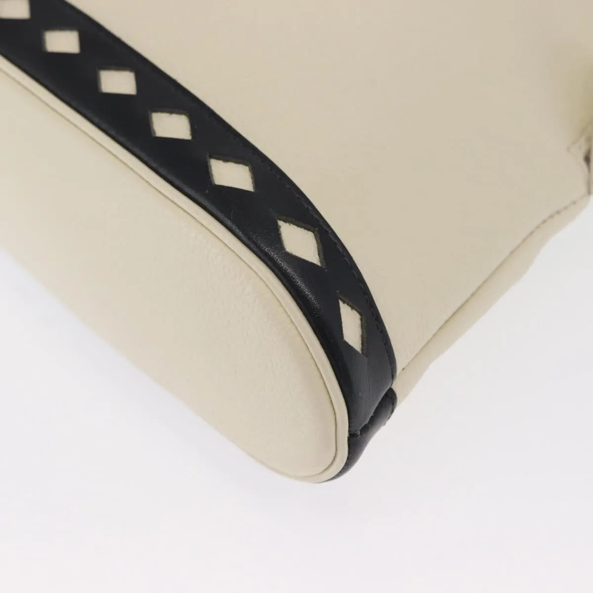 Saint Laurent Vintage Handbag Leather White Leather Handbag (Pre-Owned)