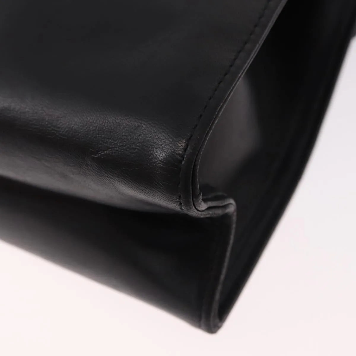Salvatore Ferragamo Vintage Leather Black Leather Shoulder Bag Bag (Pre-Owned)