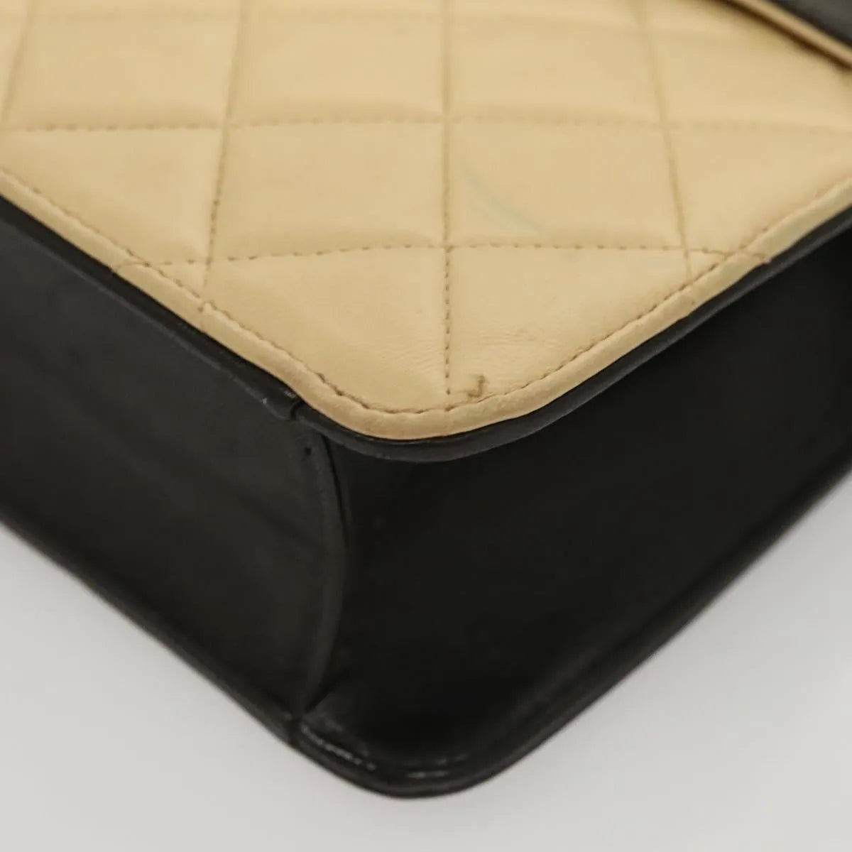 Chanel Vintage Button Waist Quilted Lambskin Beige Leather Handbag (Pre-Owned)