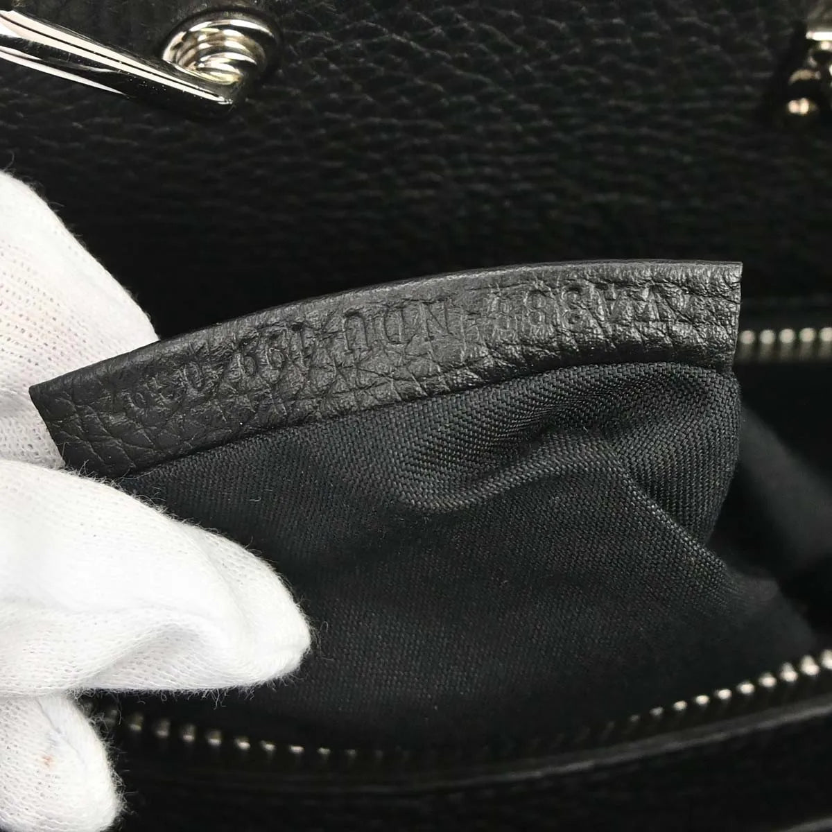 Fendi Selleria Peekaboo Fit Leather Black Leather Handbag (Pre-Owned)