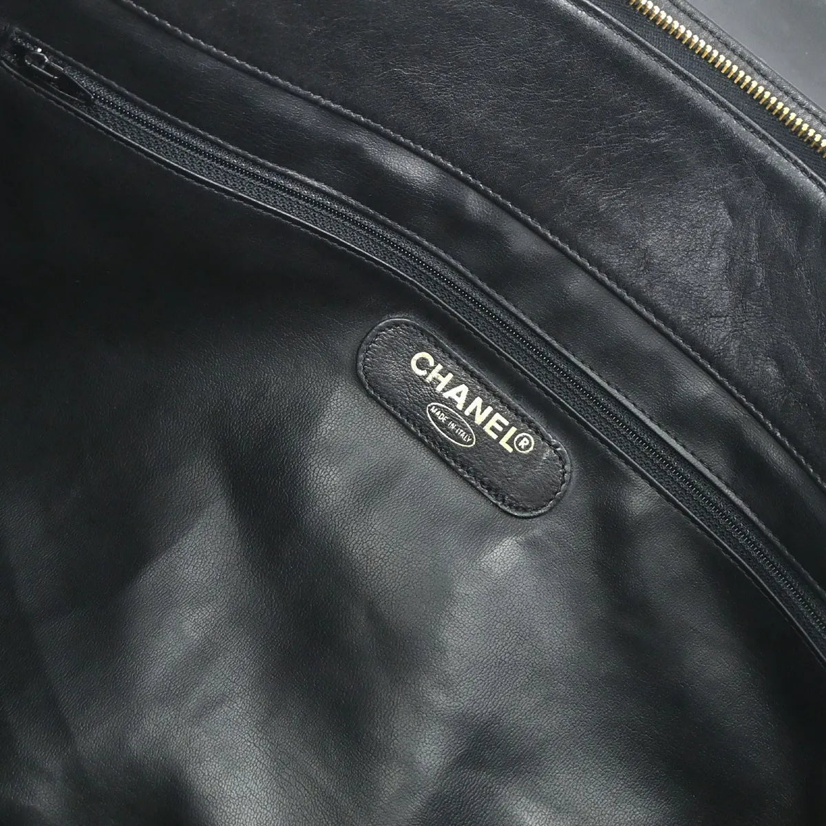 Chanel Vintage Supermodel Weekender Quilted Leather Black Leather Shoulder Bag Bag (Pre-Owned)
